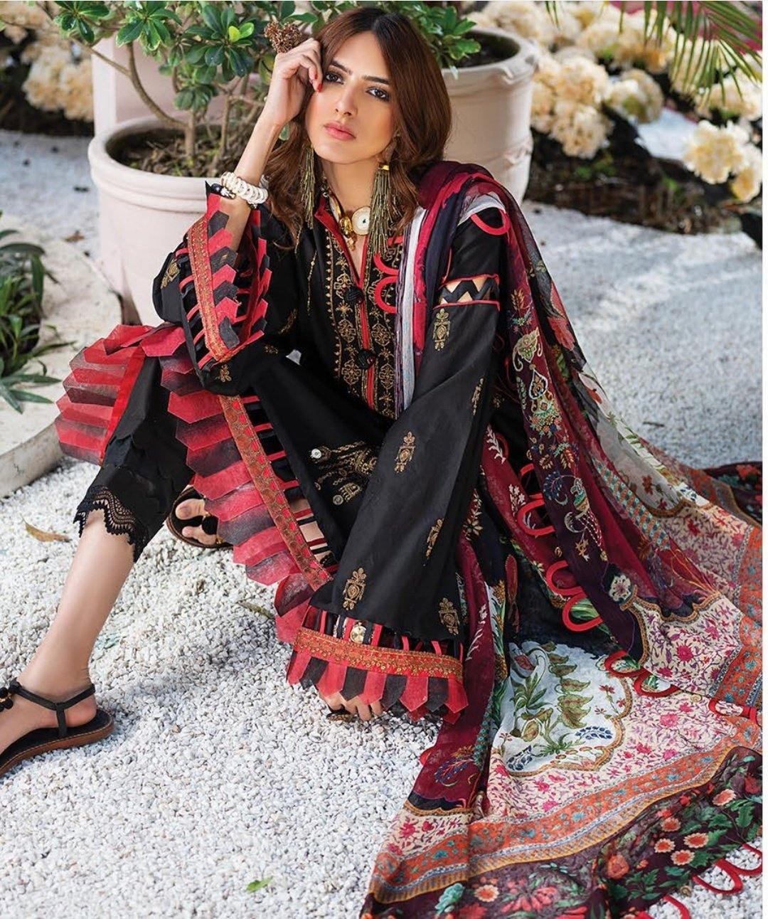 img_zaha_lawn_by_elan_awwal_boutique