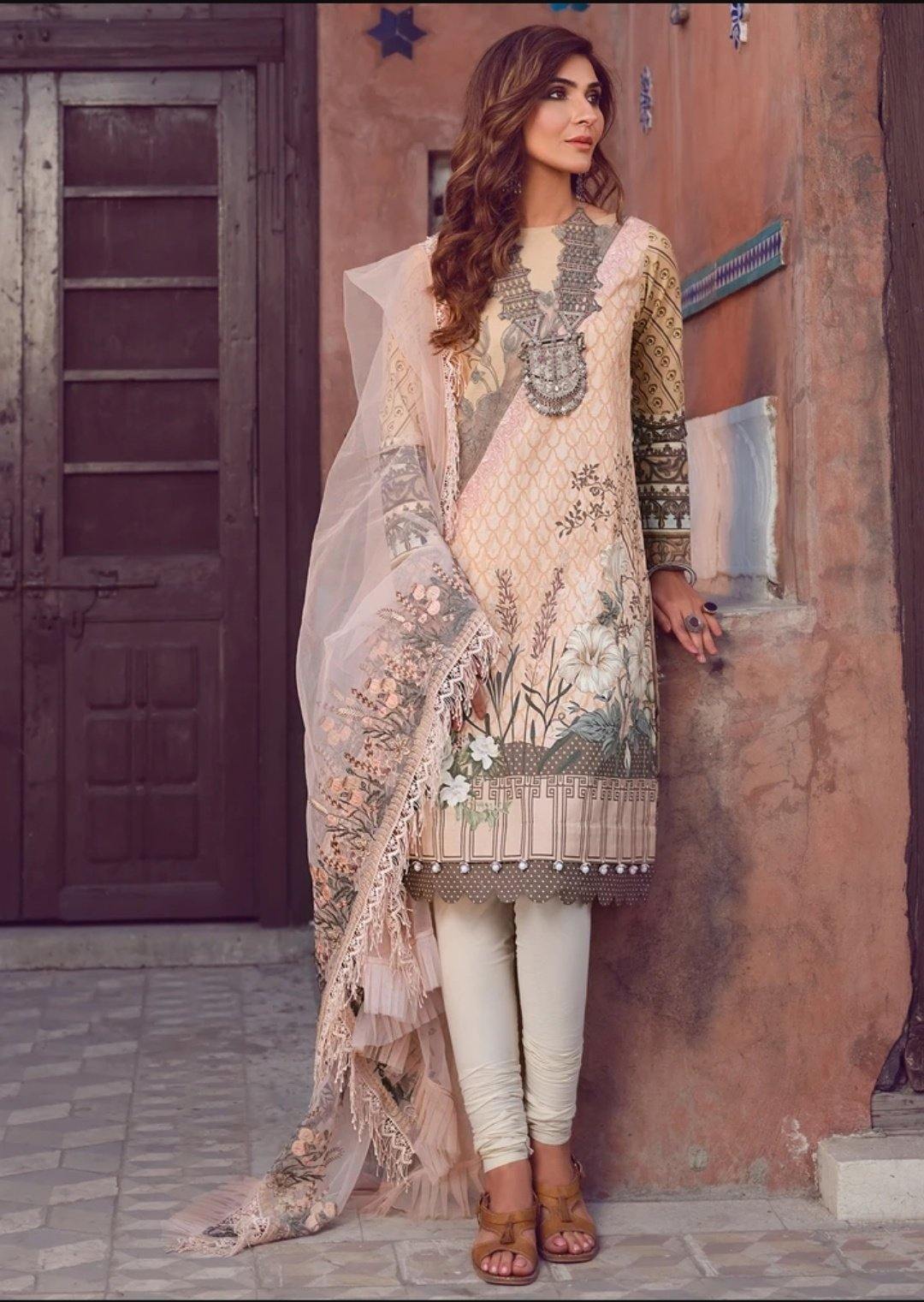 img_shiza_hassan_lawn_collection_awwal_boutique