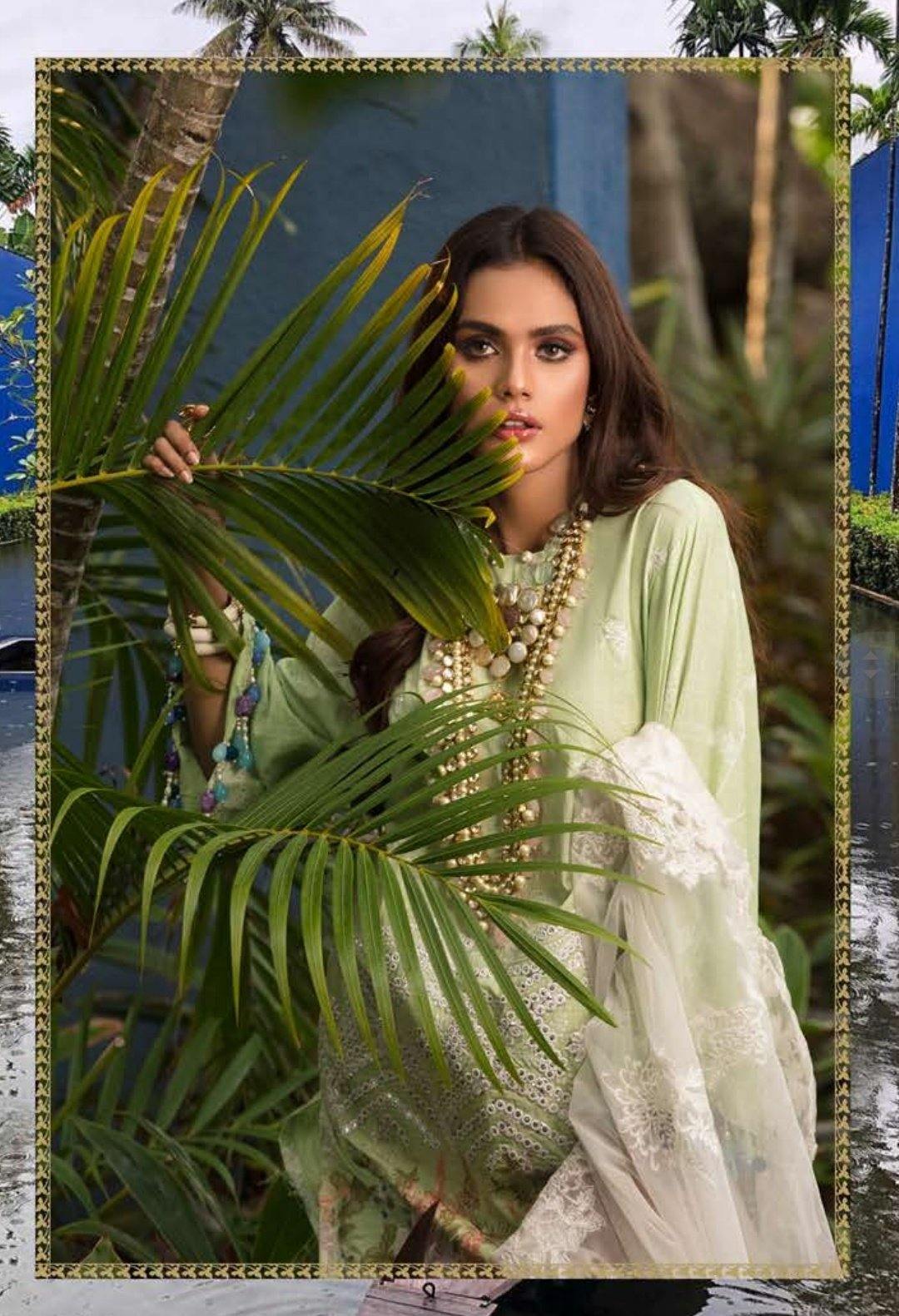 img_sana_safinaz_lawn_collection_awwal_boutique