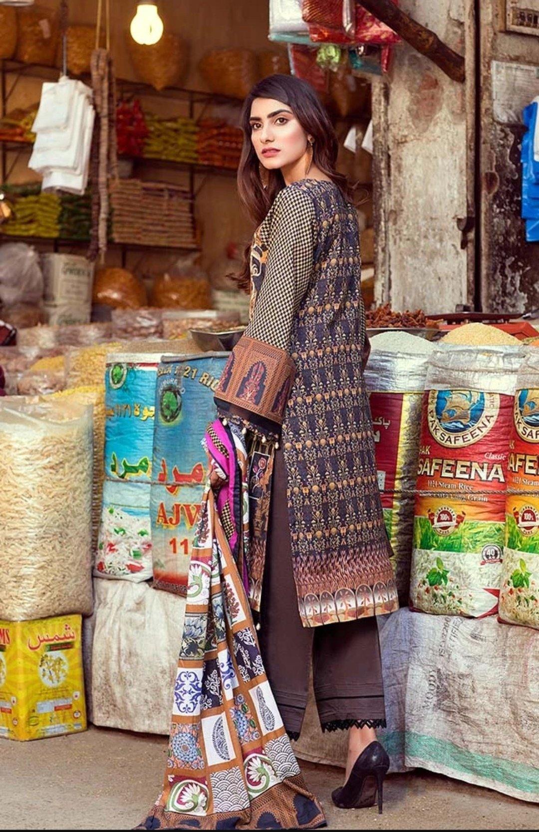 img_rung_by_al_zohaib_lawn_collection_awwal_boutique