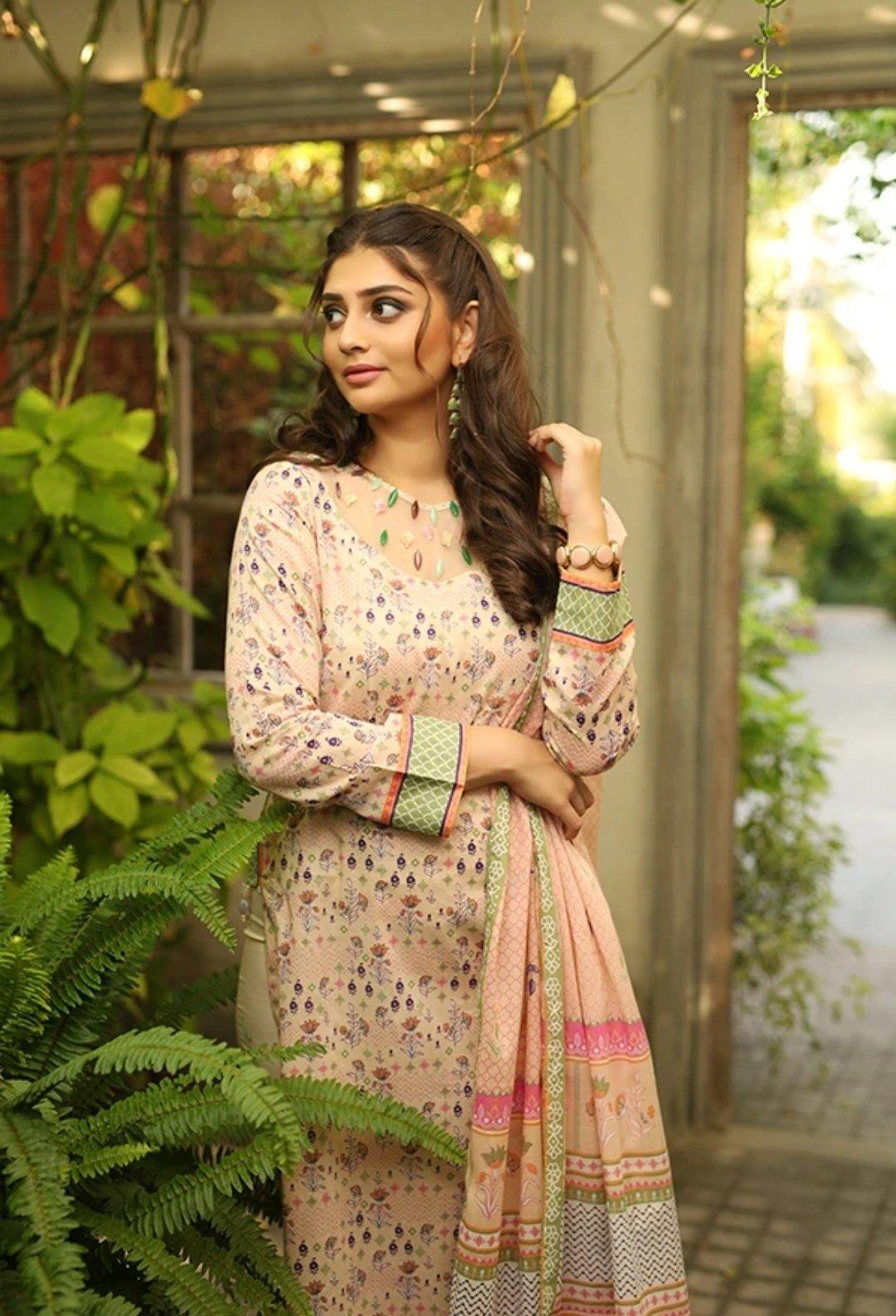 img_lsm_komal_lawn_collection_awwal_boutique