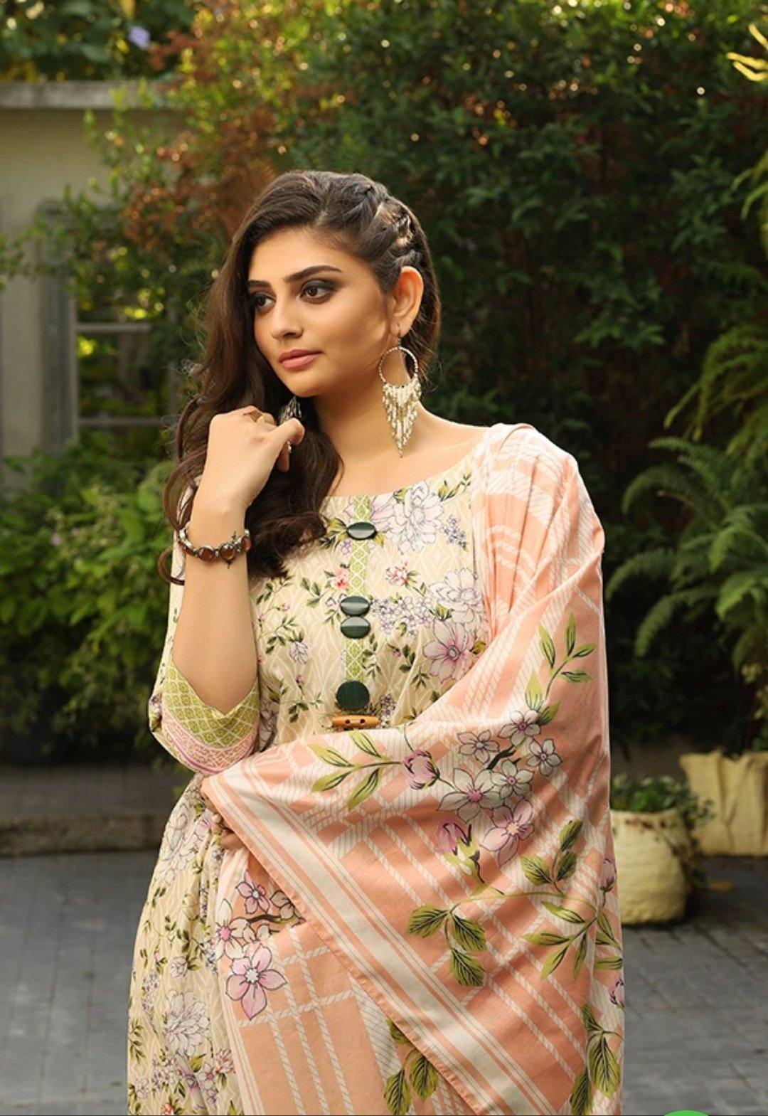 img_lsm_komal_lawn_collection_awwal_boutique