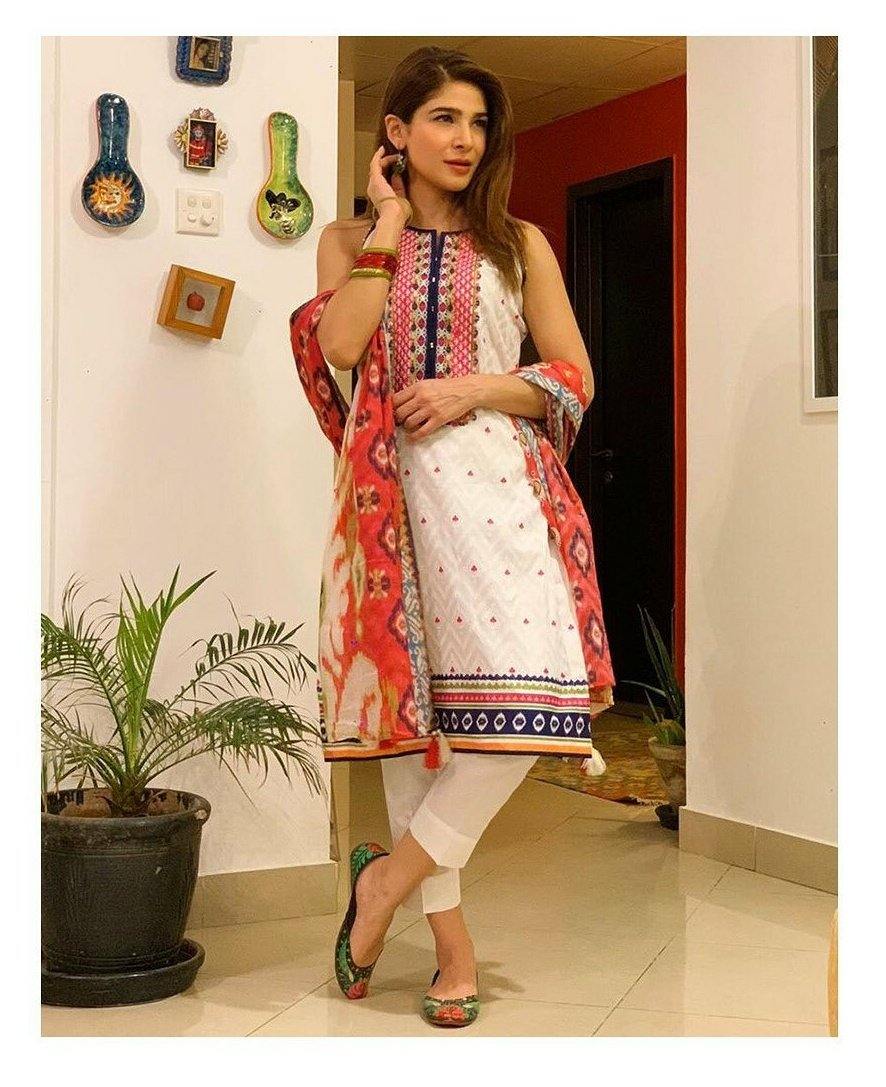 img_lsm_lawn_spotted_awwal_boutique