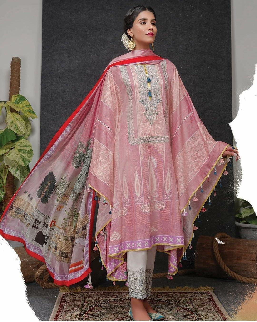 img_afsaneh_lawn_2020_awwal_boutique