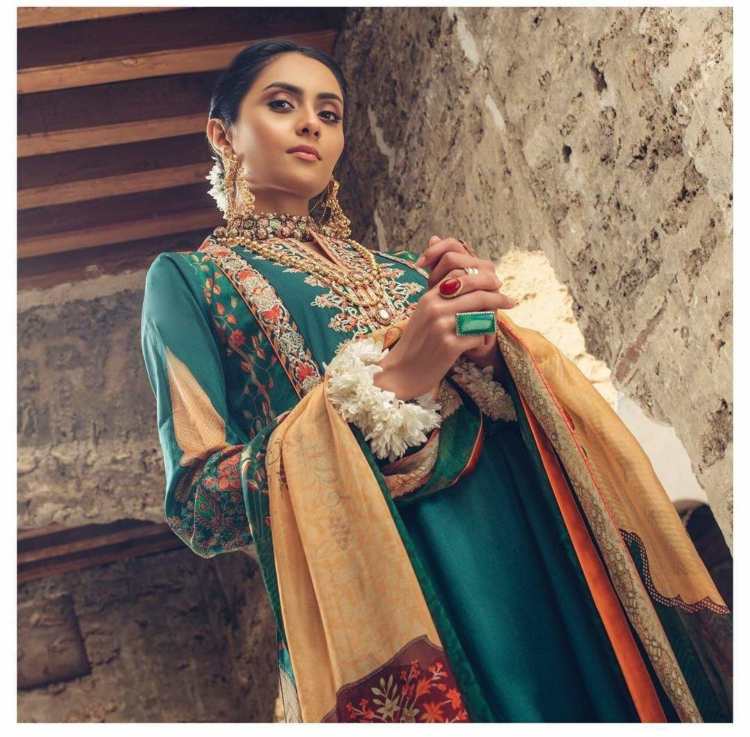 img_afsaneh_lawn_2020_awwal_boutique