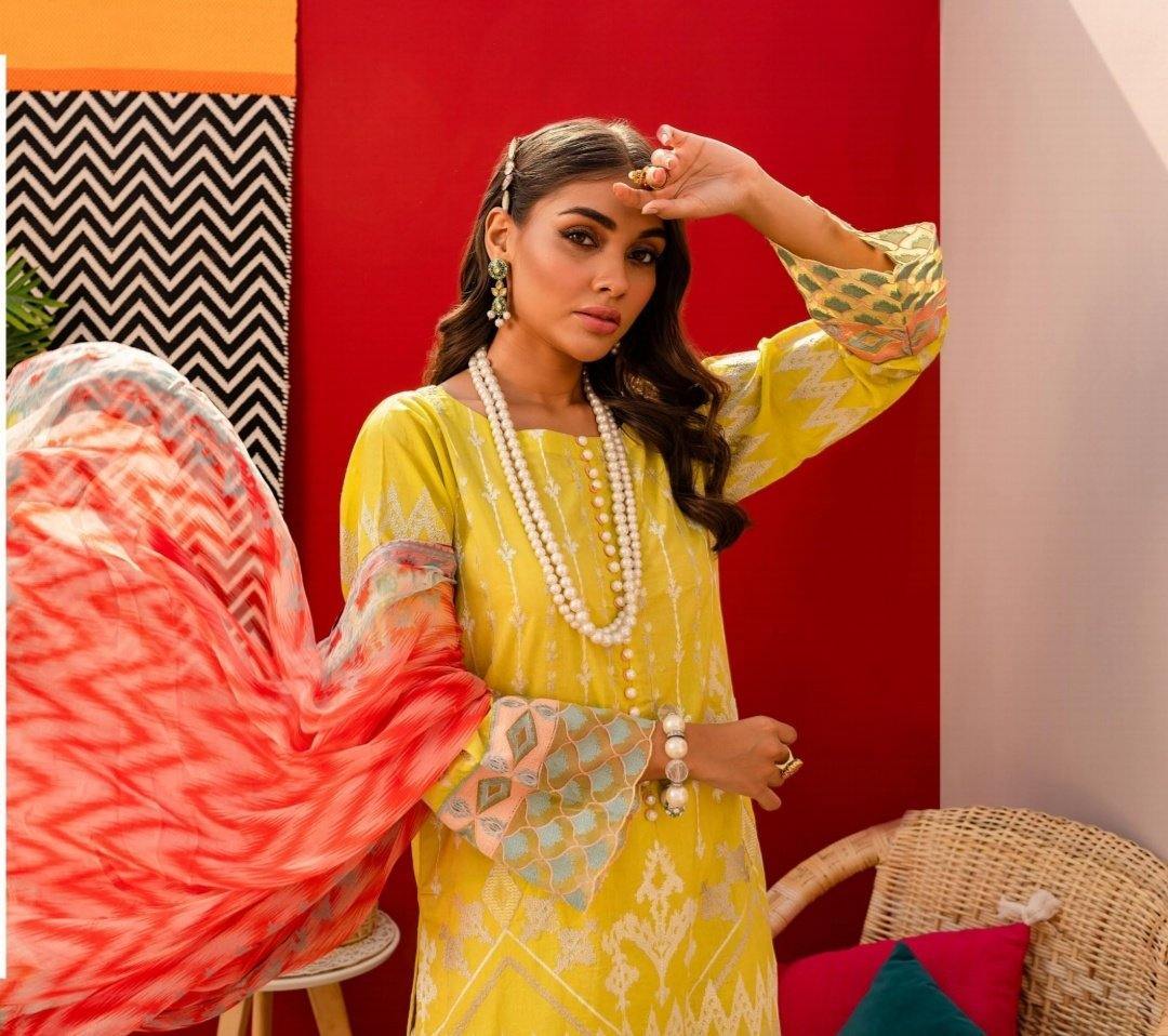 img_nureh_lawn_collection_awwal_boutique