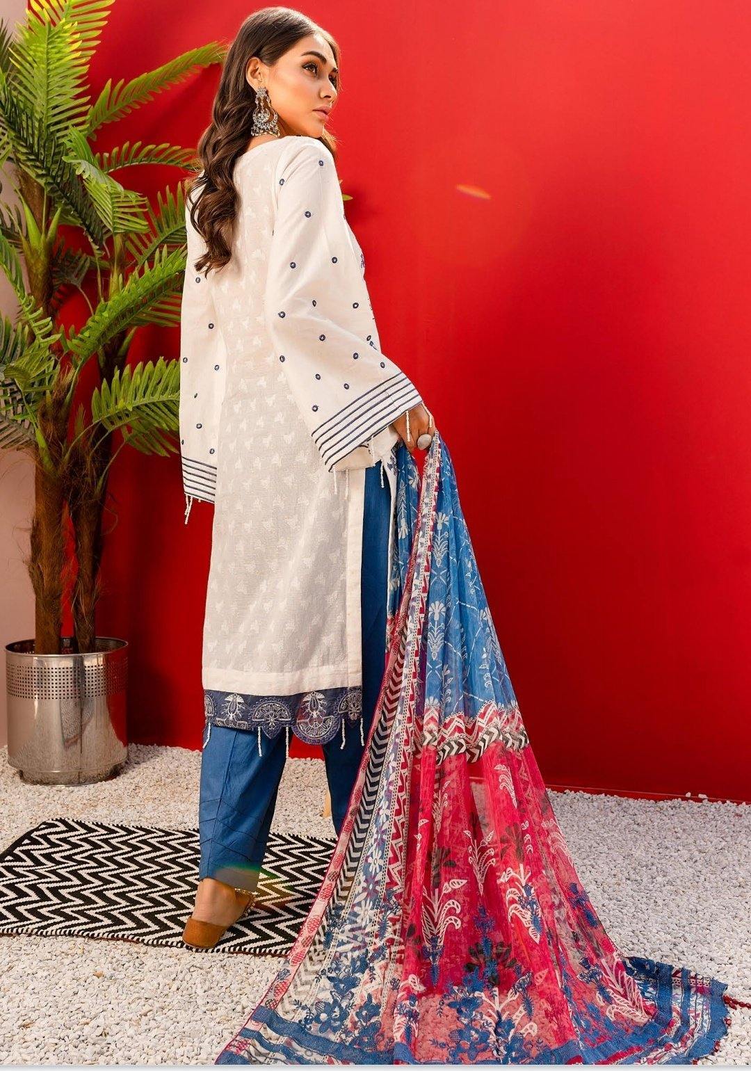 img_nureh_lawn_collection_awwal_boutique