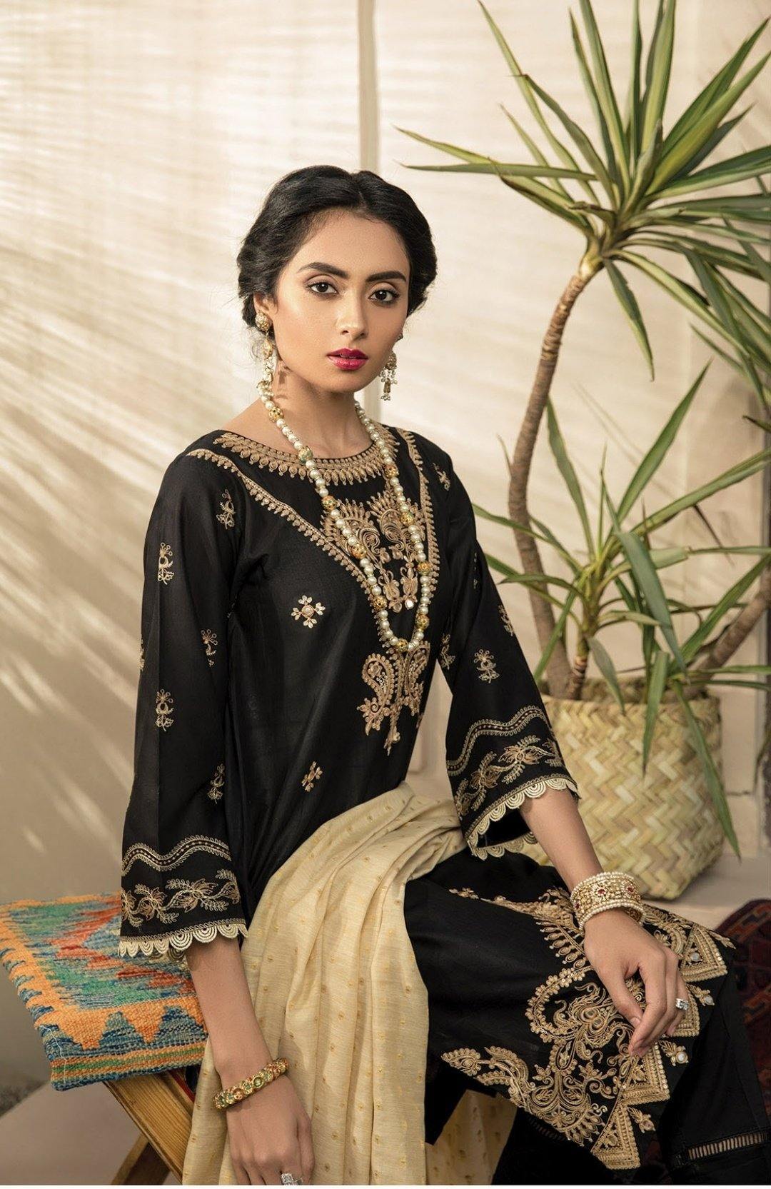 Rajbari Lawn Collection/4A/2 Pc - AWWALBOUTIQUE