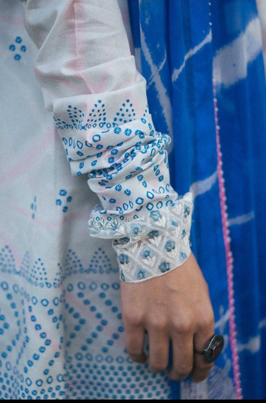 img_zara_shahjahan_lawn_garden_of_love_2020_awwal_boutique