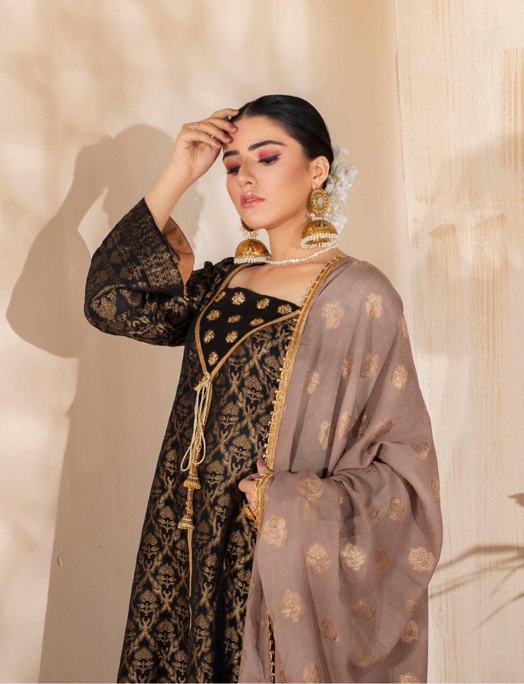 img_regalia_jacquard_vol5_collection_awwal_boutique