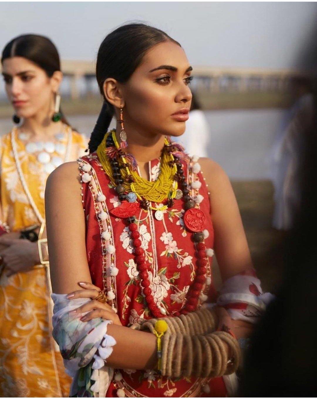 Mahgul Luxury Lawn/Oriental/ML 06 - AWWALBOUTIQUE