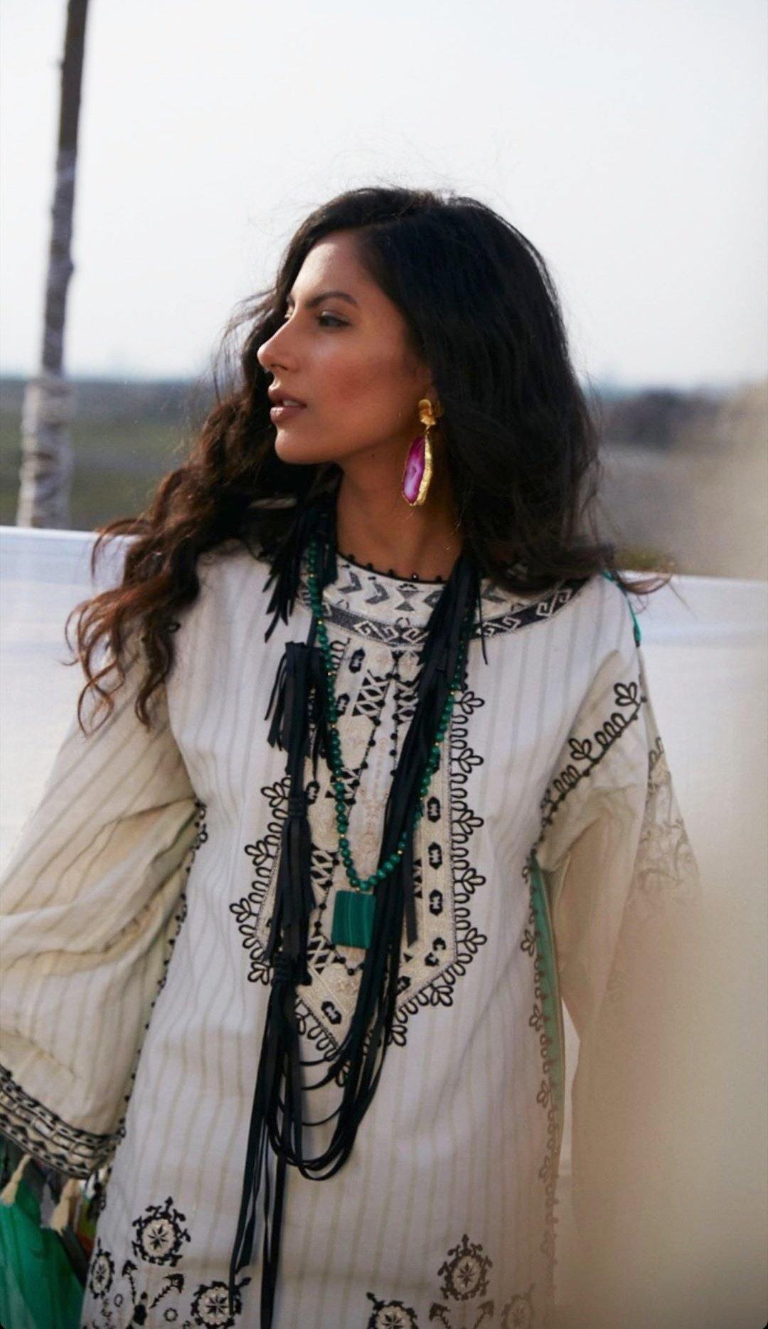 img_mahgul_lawn_2020_awwal_boutique