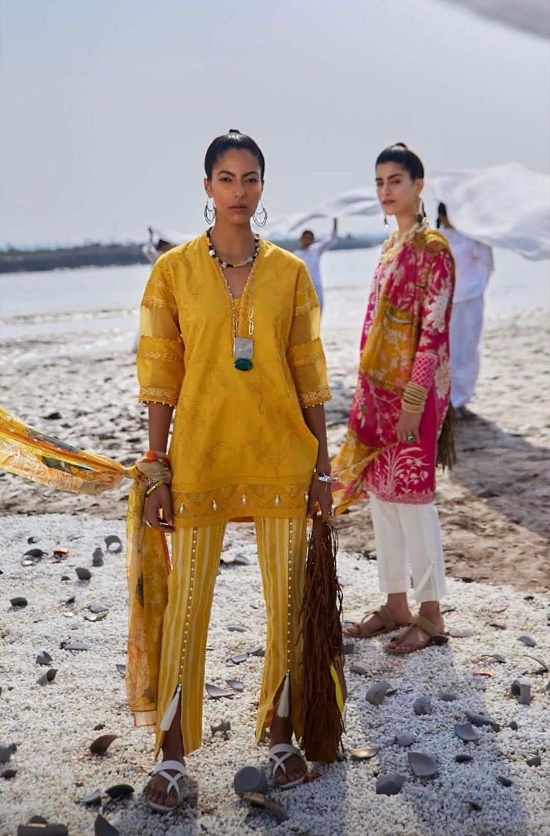 img_mahgul_lawn_2020_awwal_boutique