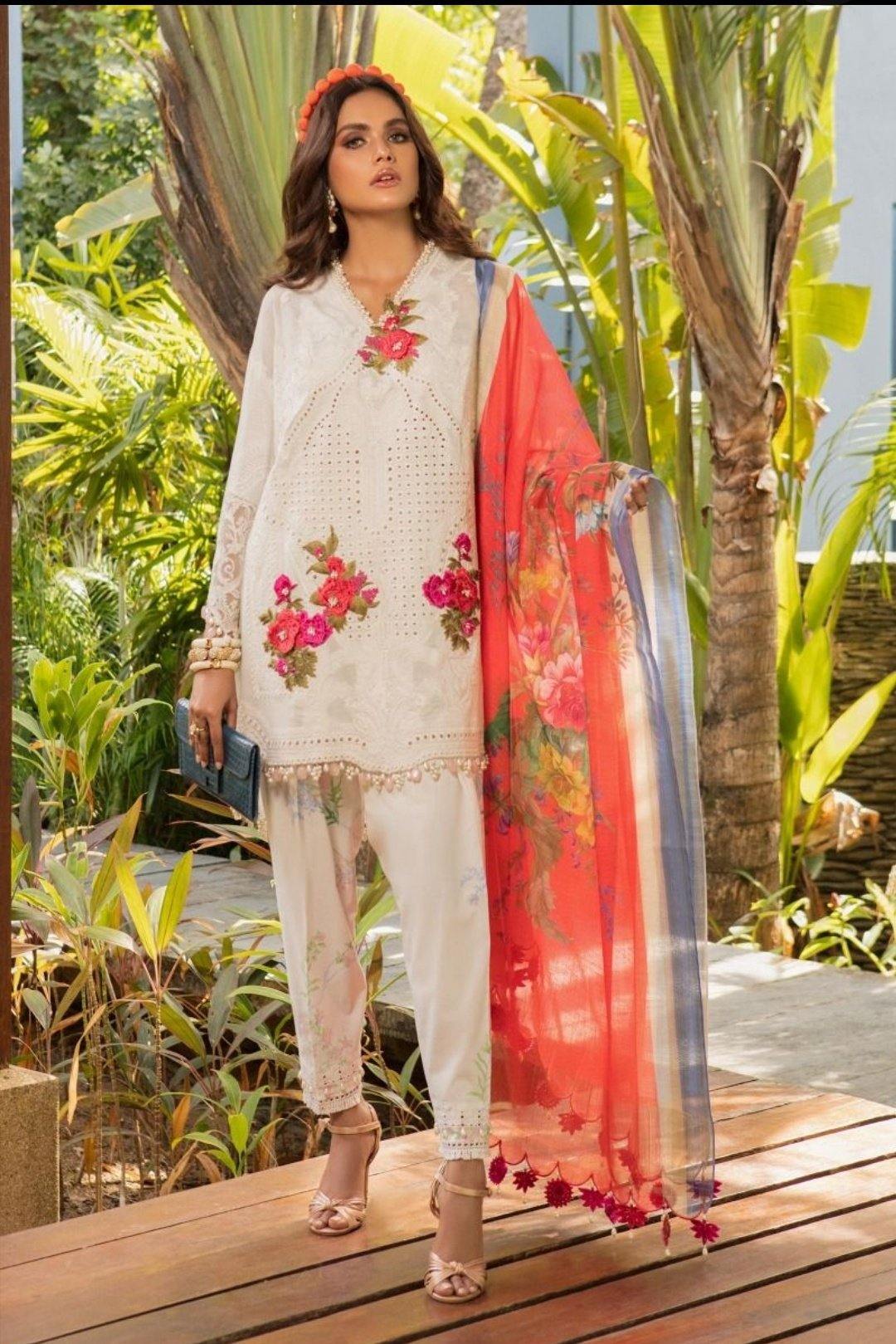 img_sana_safinaz_lawn_collection_2020_awwal_boutique