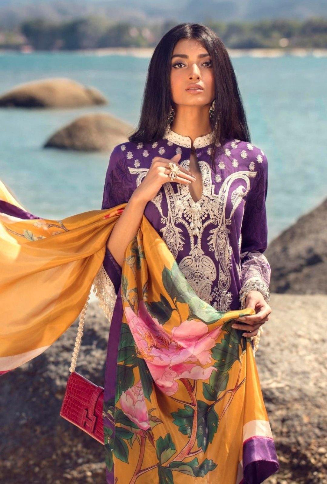 img_sana_safinaz_lawn_collection_2020_awwal_boutique