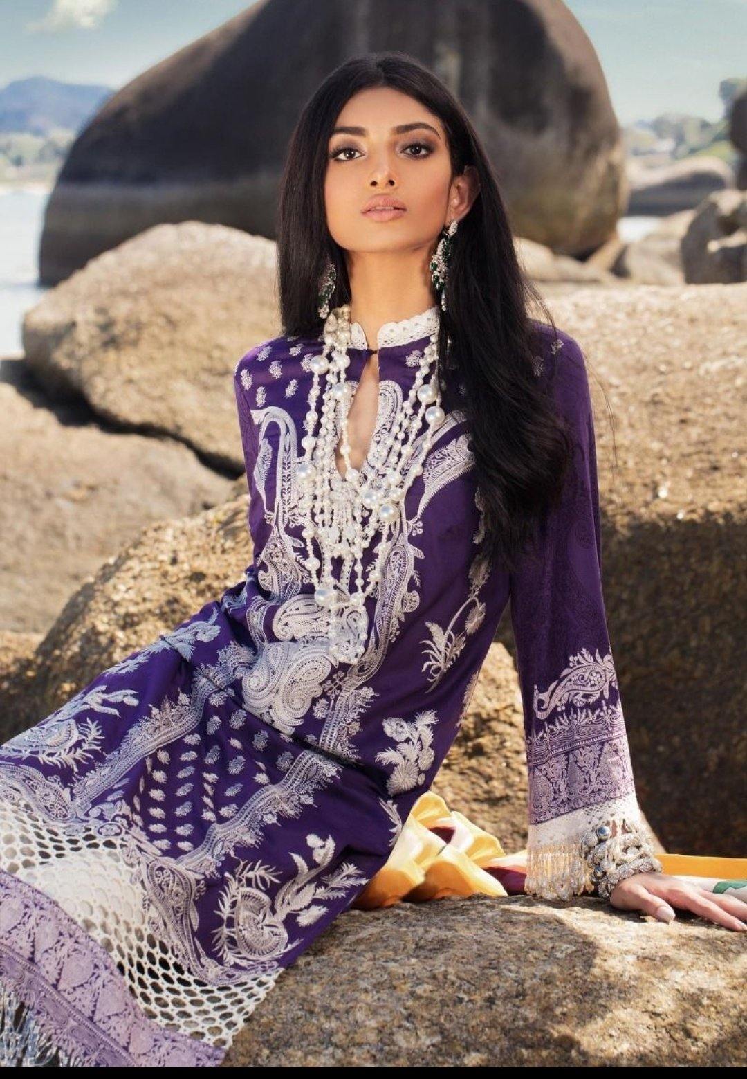 img_sana_safinaz_lawn_collection_2020_awwal_boutique