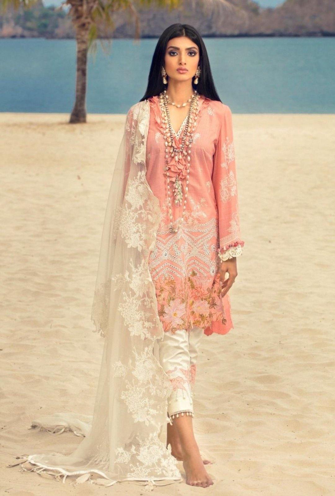 img_sana_safinaz_lawn_collection_awwal_boutique