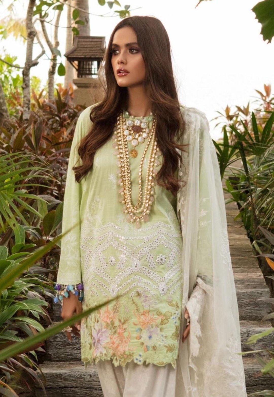 img_sana_safinaz_lawn_collection_2020_awwal_boutique