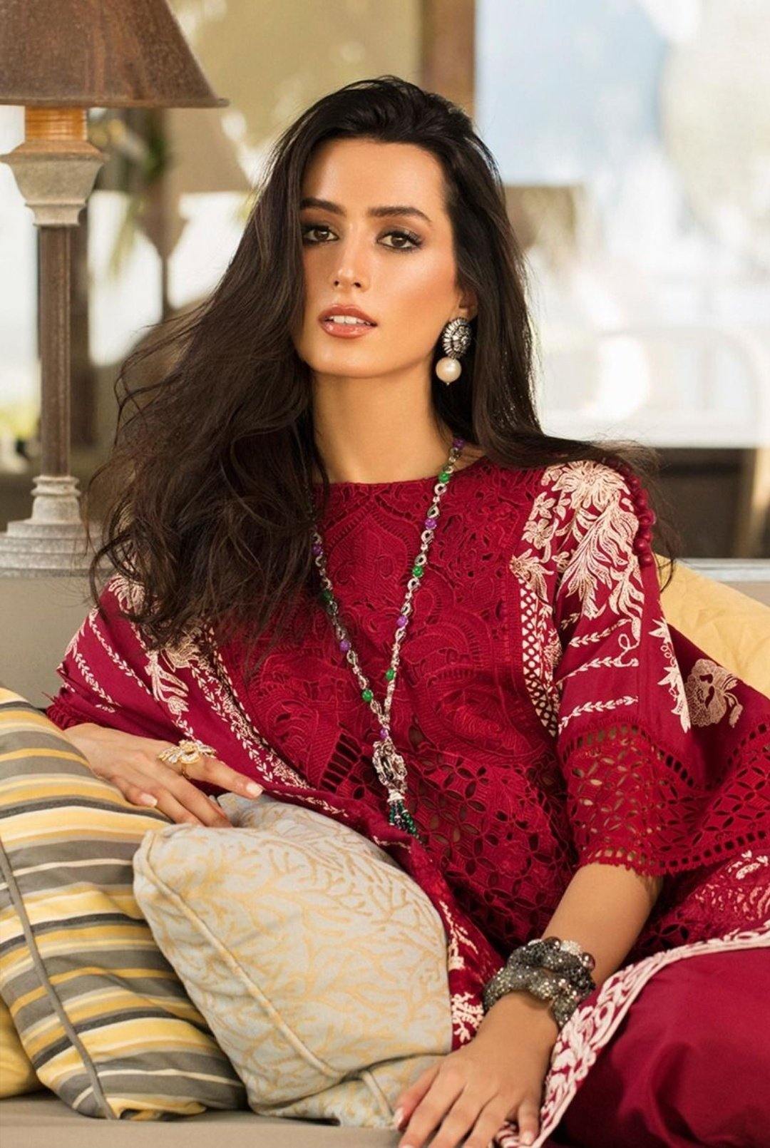 img_sana_safinaz_lawn_collection_awwal_boutique
