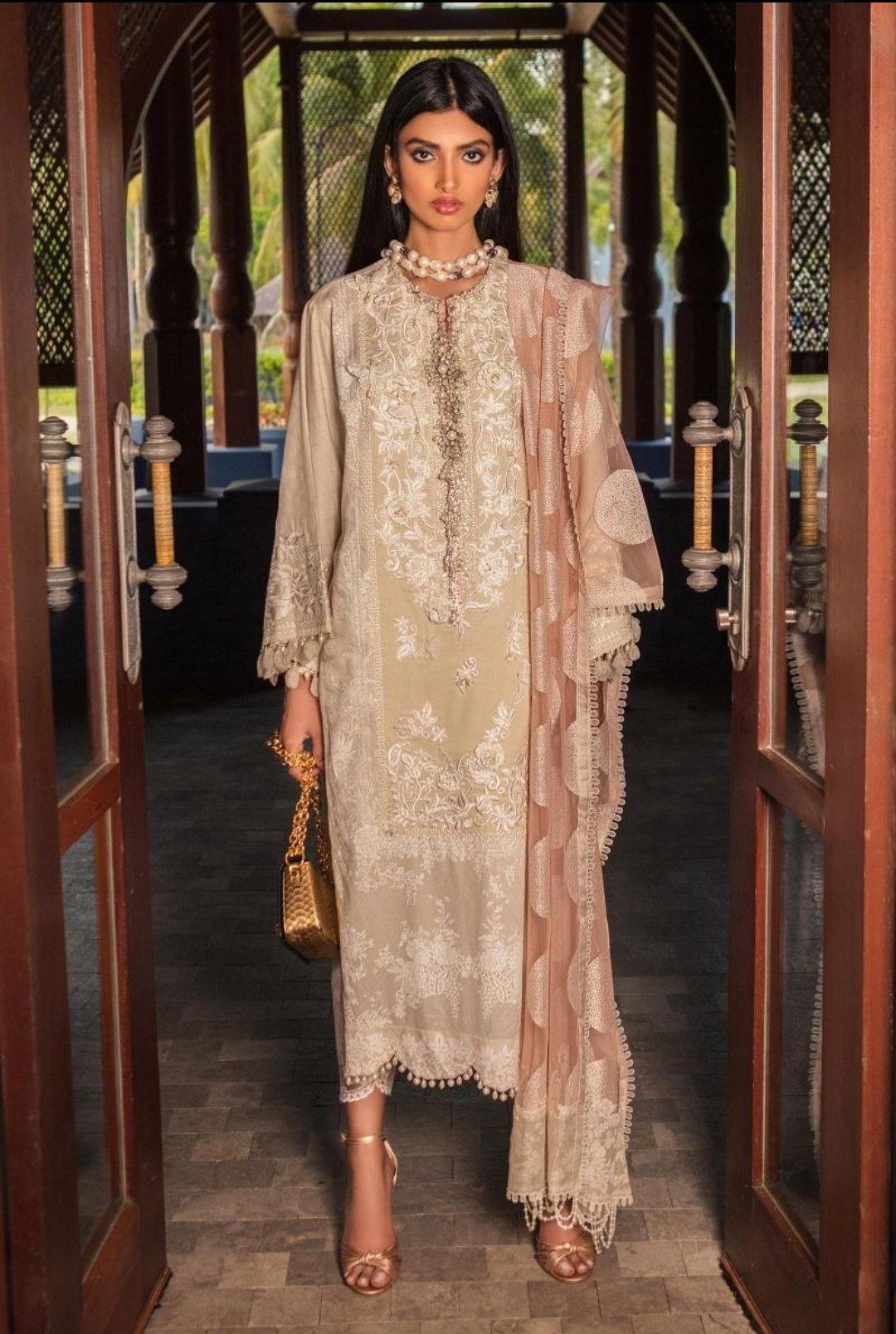 img_sana_safinaz_lawn_collection_awwal_boutique