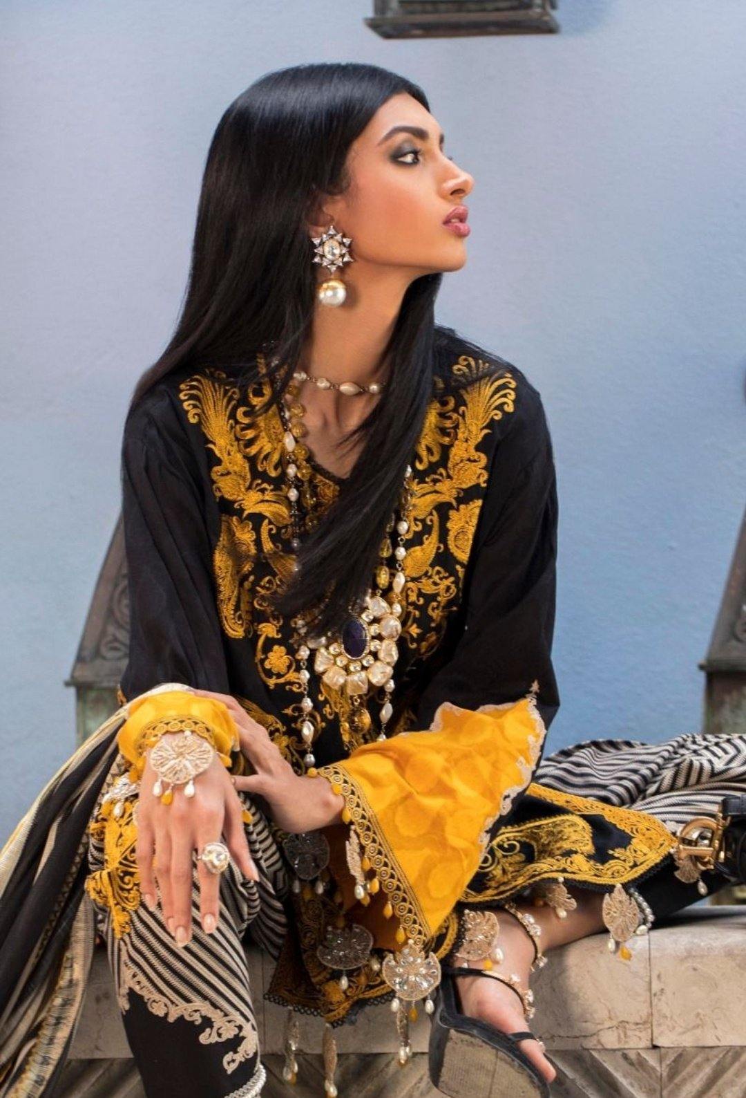 img_sana_safinaz_lawn_collection_awwal_boutique