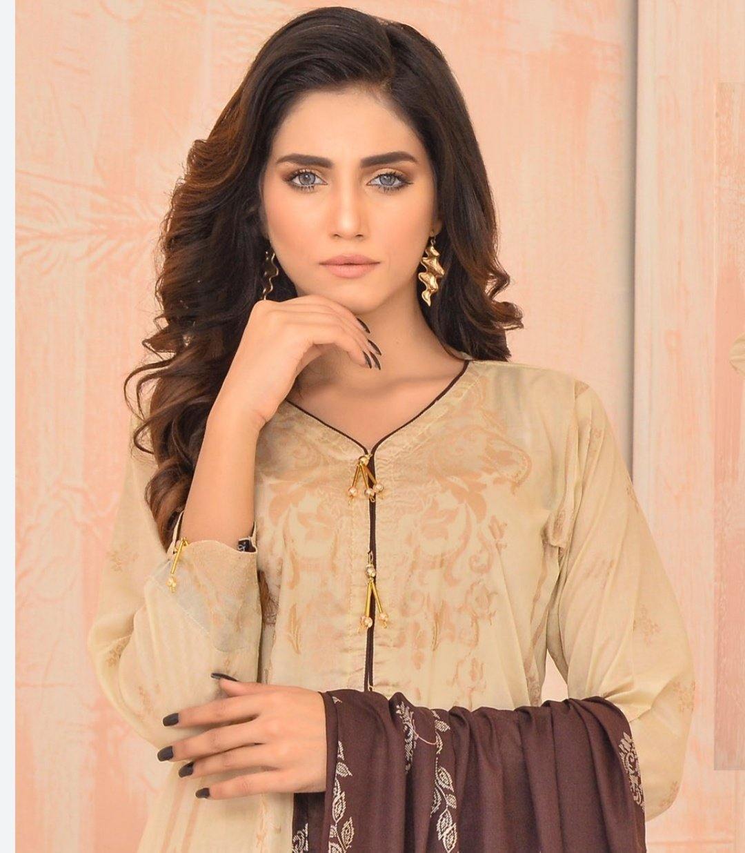 img_banarsi_printed_lawn_collection_awwal_boutique