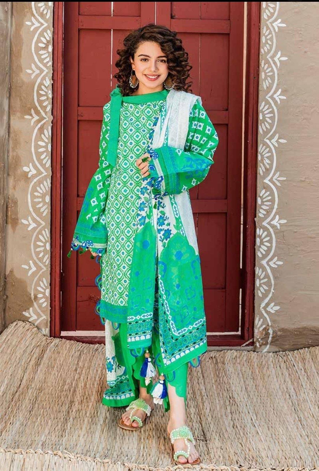 img_gul_ahmed_halla_pottery_lawn_collection_awwal_boutique