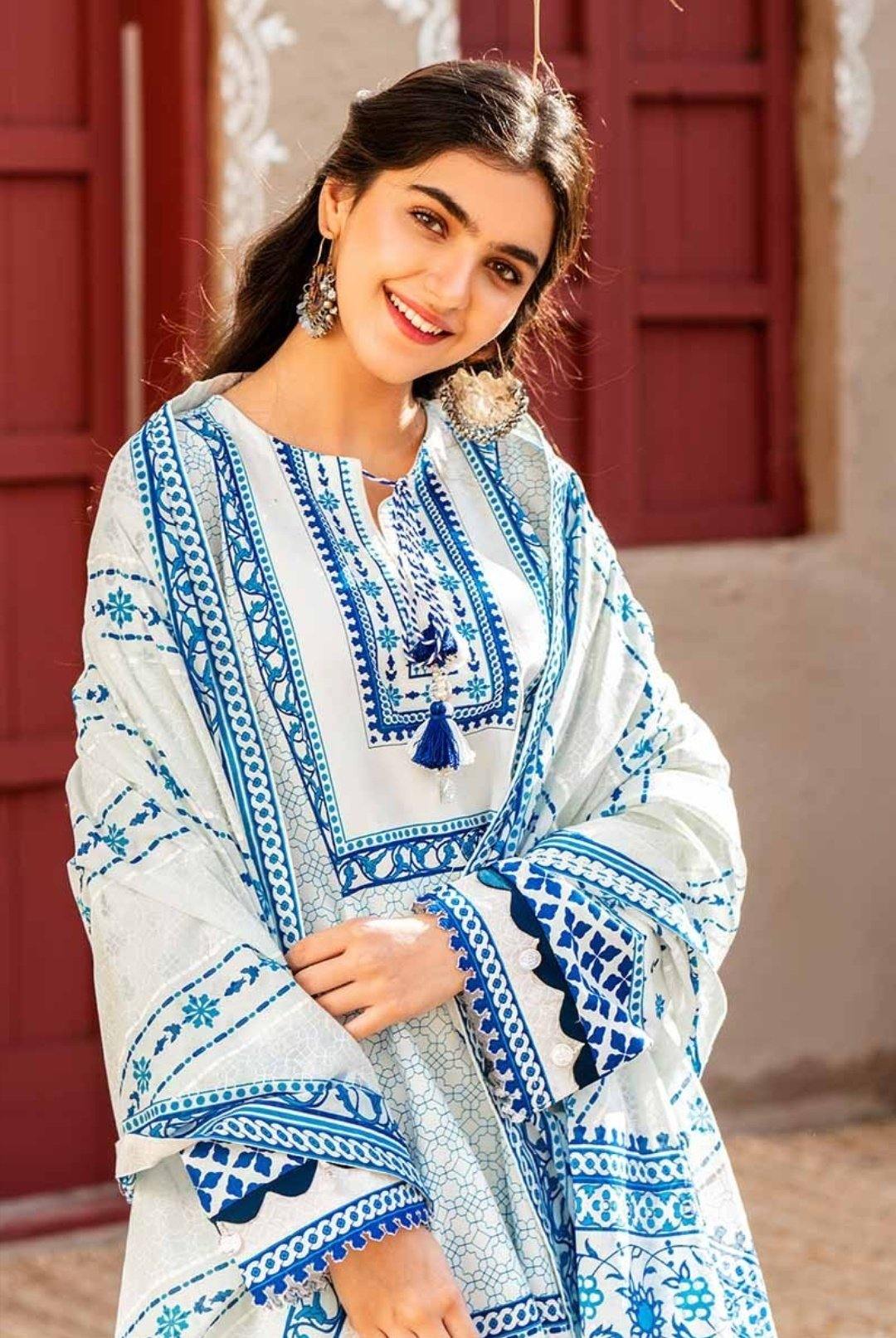 img_gul_ahmed_halla_pottery_lawn_collection_awwal_boutique