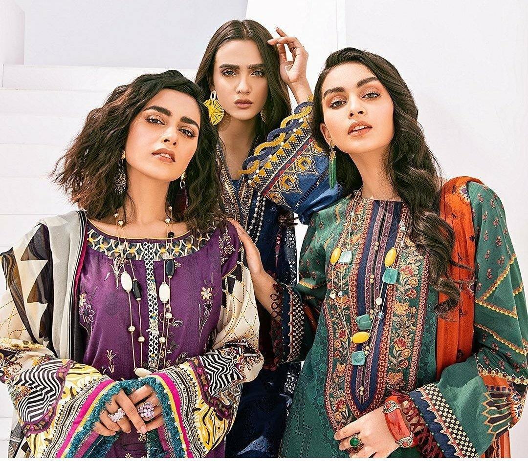 img_baroque_fuchsia_lawn_collection_awwal_boutique