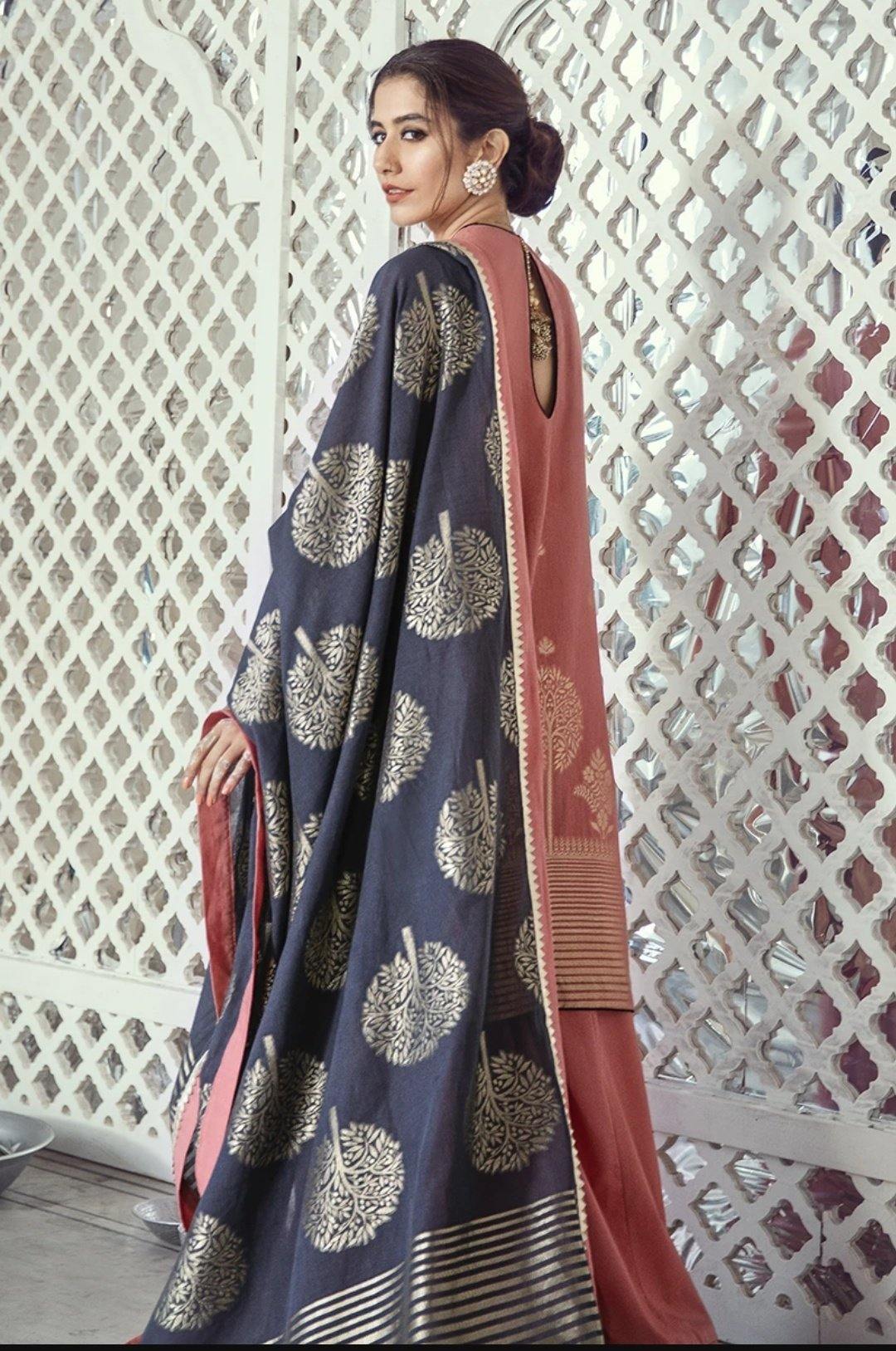 img_cross_stitch_lawn_collection_awwal_boutique