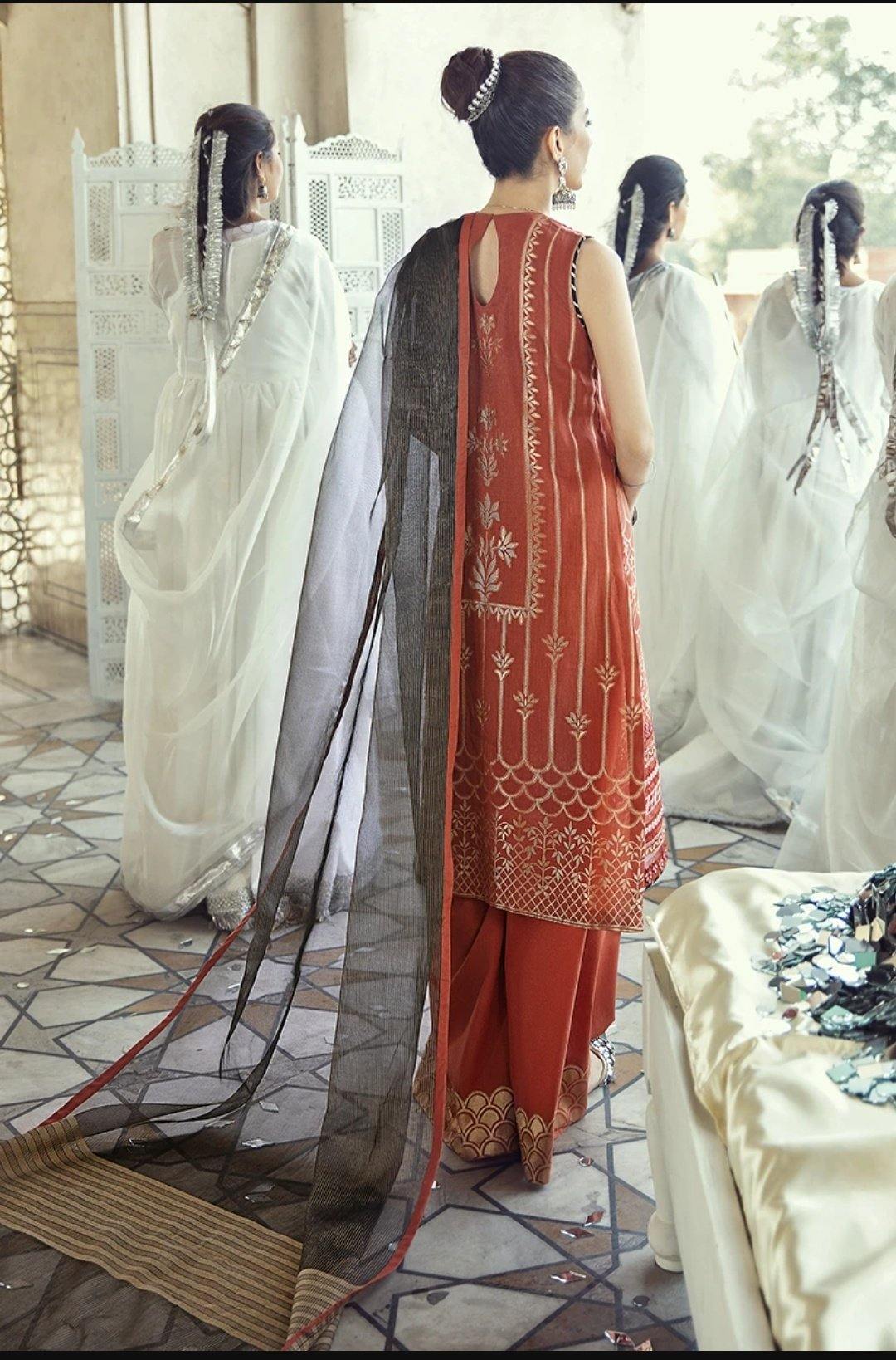 img_cross_stitch_lawn_collection_awwal_boutique