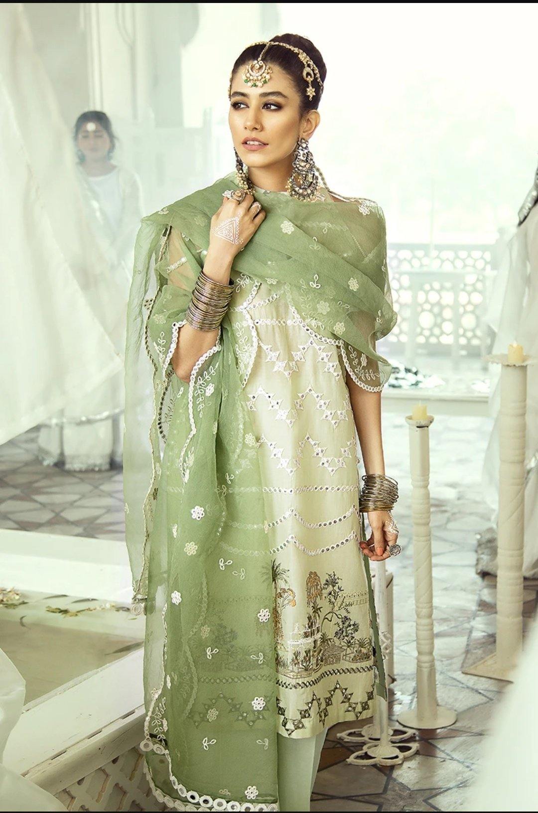 img_cross_stitch_lawn_collection_awwal_boutique