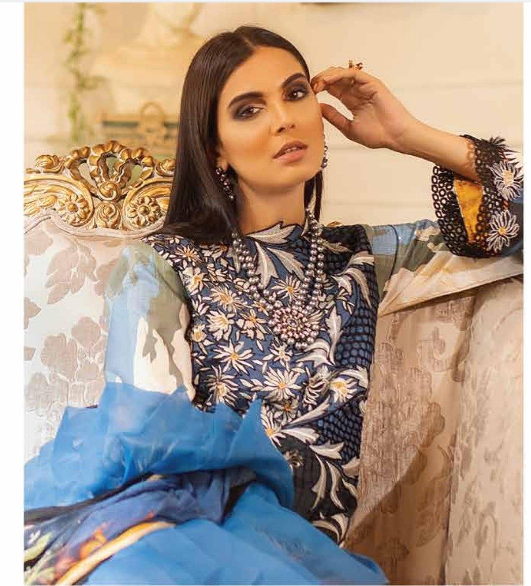img_hemline_by_mushq_lawn_2020_awwal_boutique