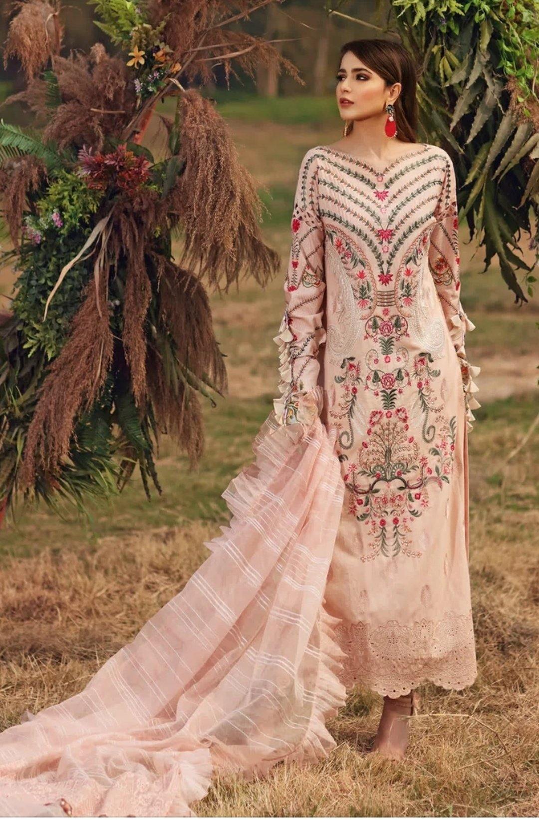 img_shiza_hassan_lawn_collection_awwal_boutique