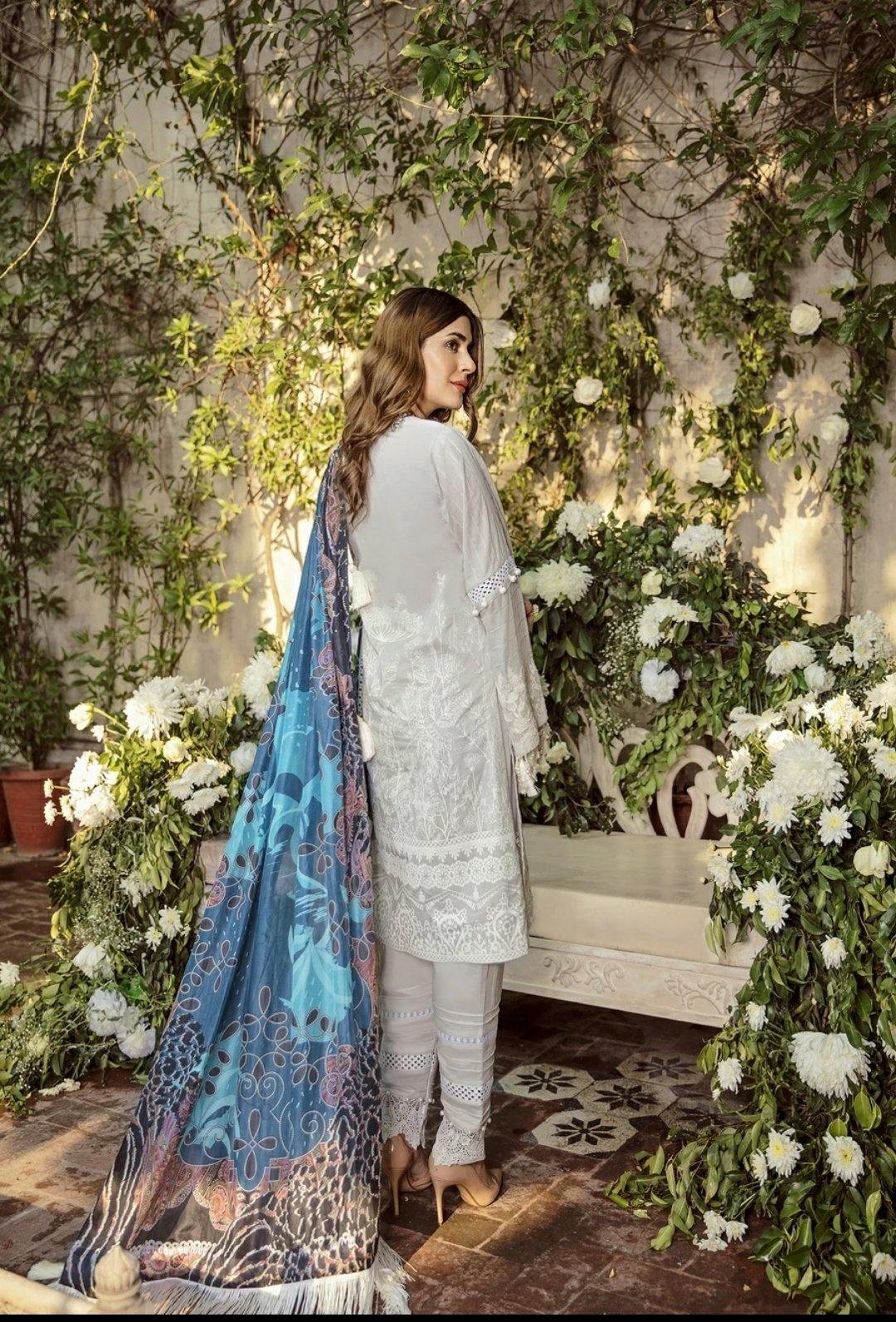 img_maryam_hussain_lawn_collection_awwal_boutique