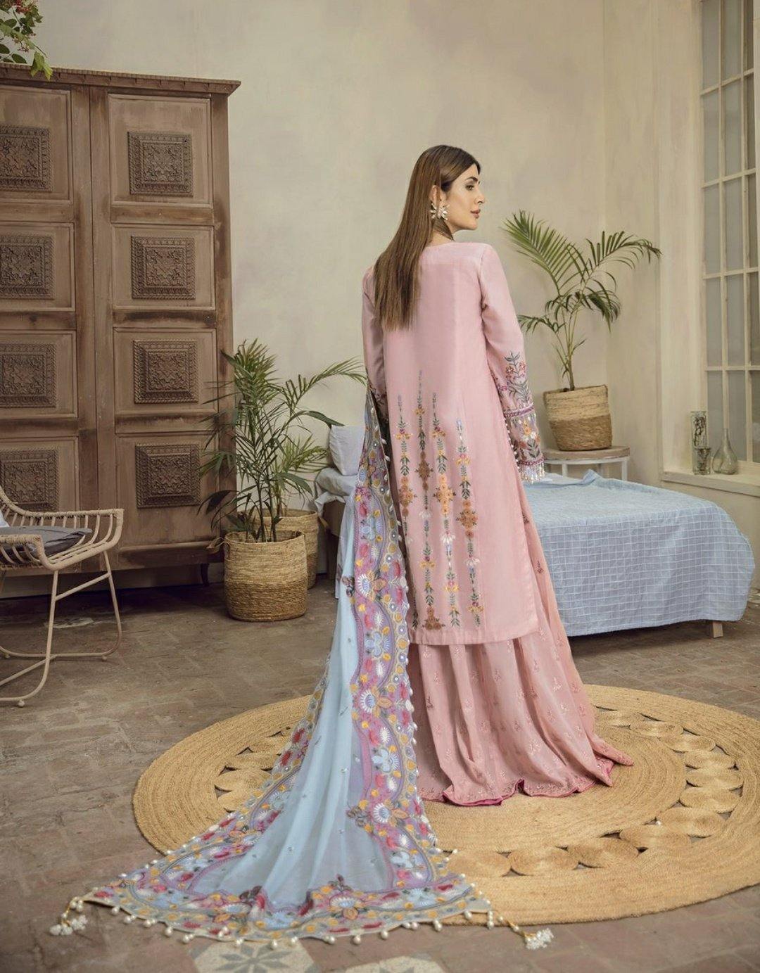 img_maryam_hussain_lawn_collection_awwal_boutique