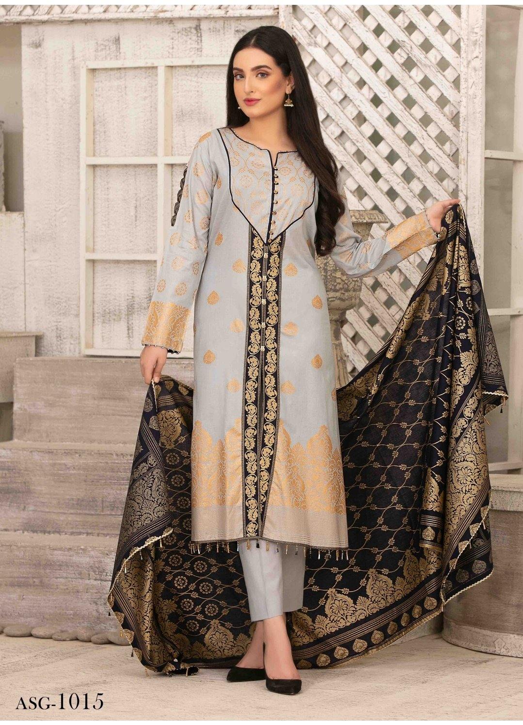 img_amna_sohail_by_tawakkal_lawn_gold_prints_awwal_boutique