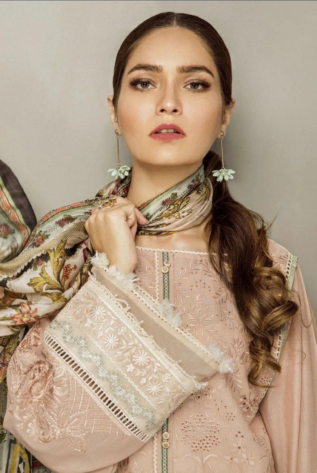 img_baroque_premium_lawn_collection_awwal_boutique