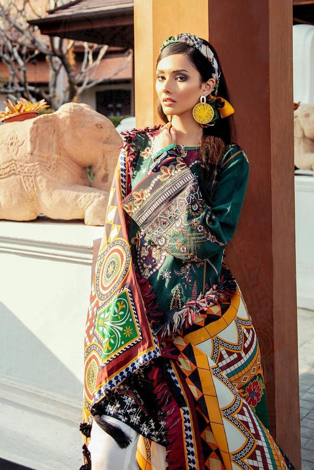 img_baroque_premium_lawn_collection_awwal_boutique