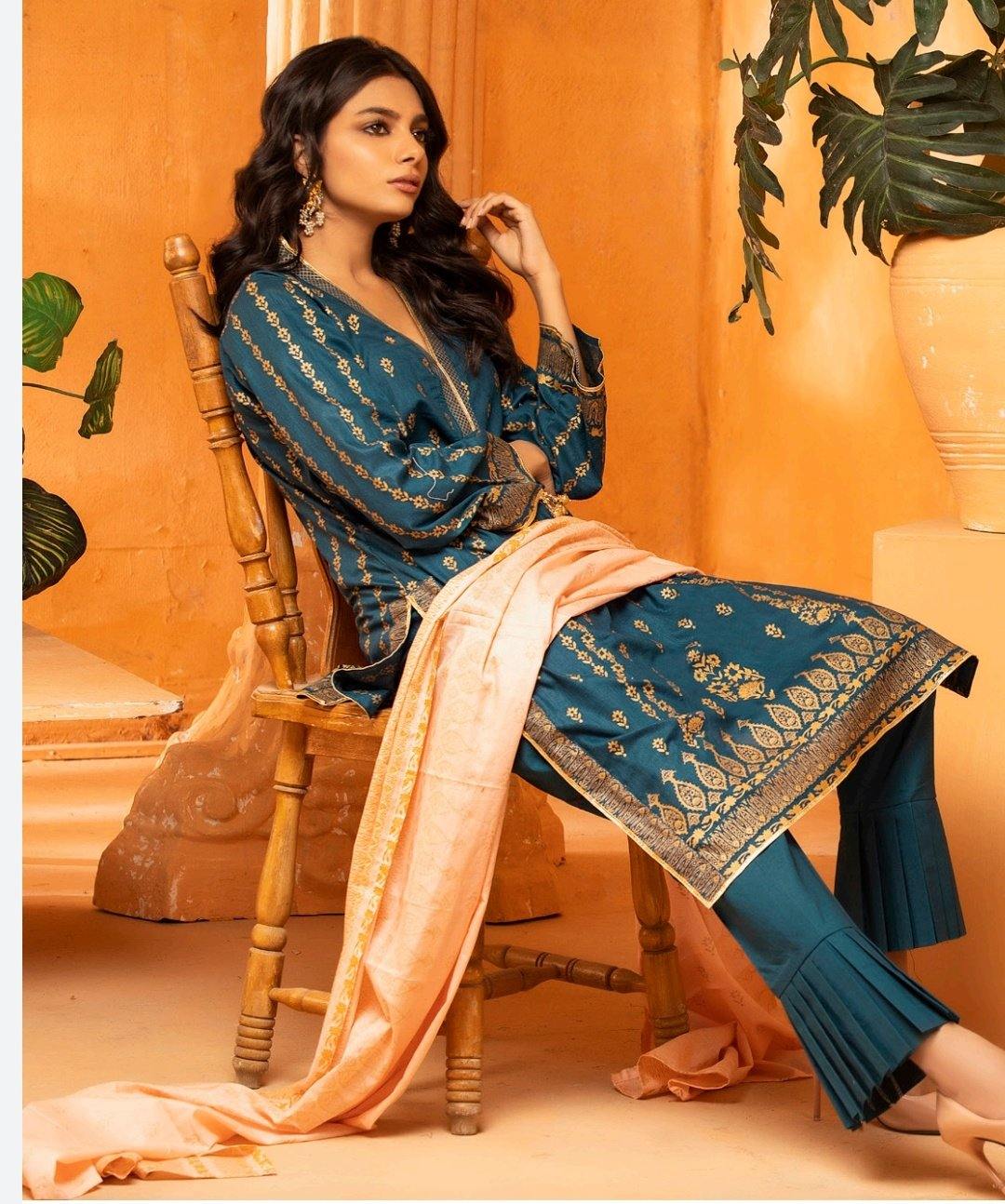 img_rangreza_banarsi_prints_on_lawn_awwal_boutique