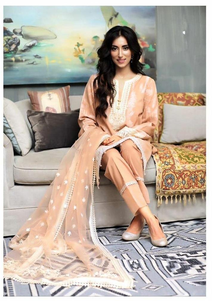 img_anaya_spotted_fashionista_awwal_boutique