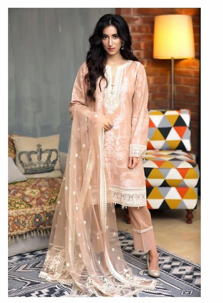 img_anaya_spotted_fashionista_awwal_boutique