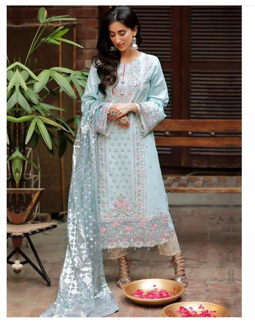 img_anaya_spotted_fashionista_awwal_boutique