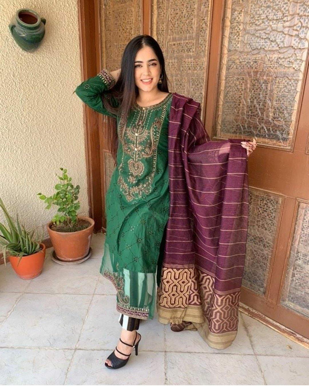 img_spotted_in_maria_b_eid_awwal_boutique