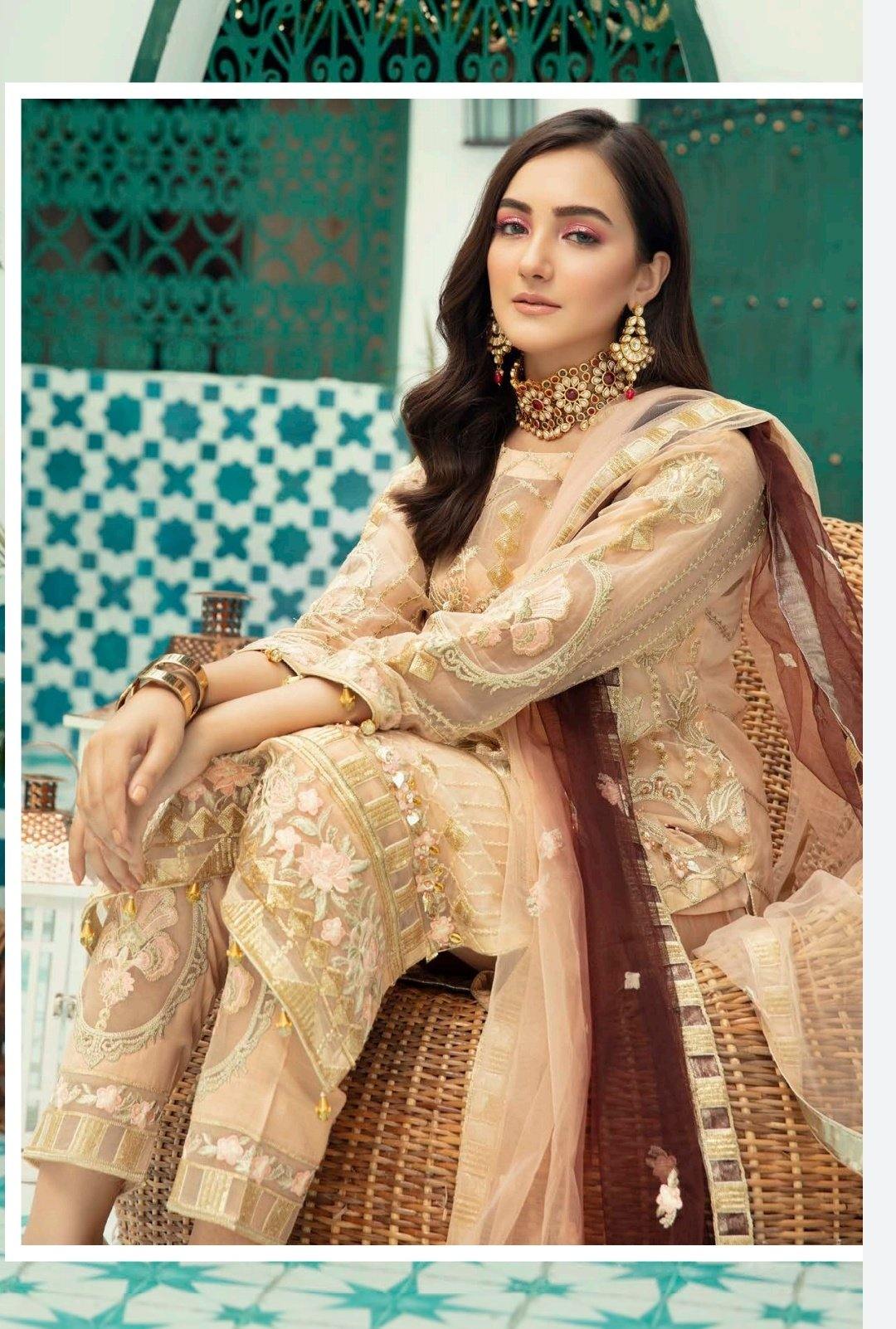 img_emaan_adeel_chiffon_wedding_bridal_awwal_boutique