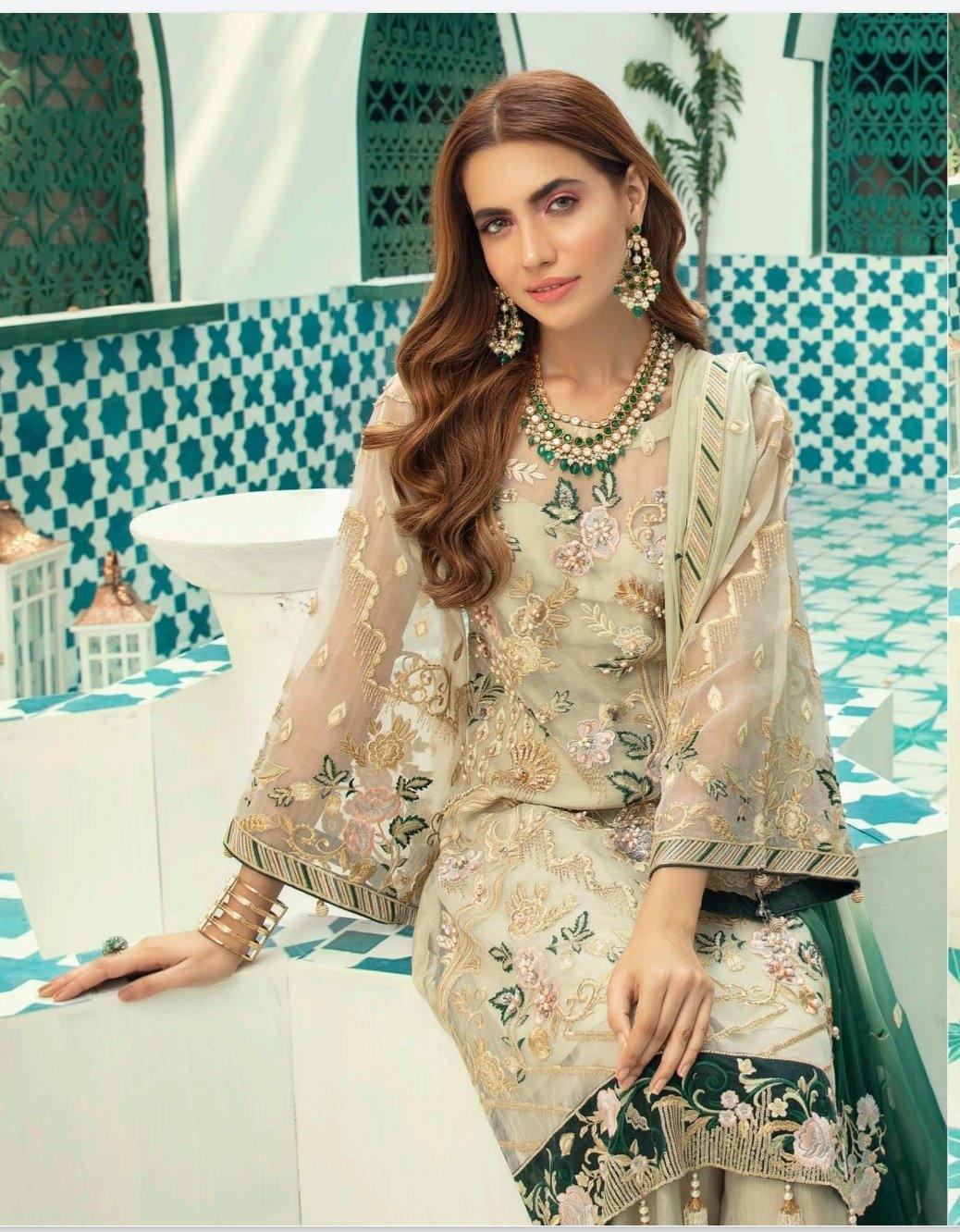 Emaan Adeel Chiffon/ D 09 - AWWALBOUTIQUE