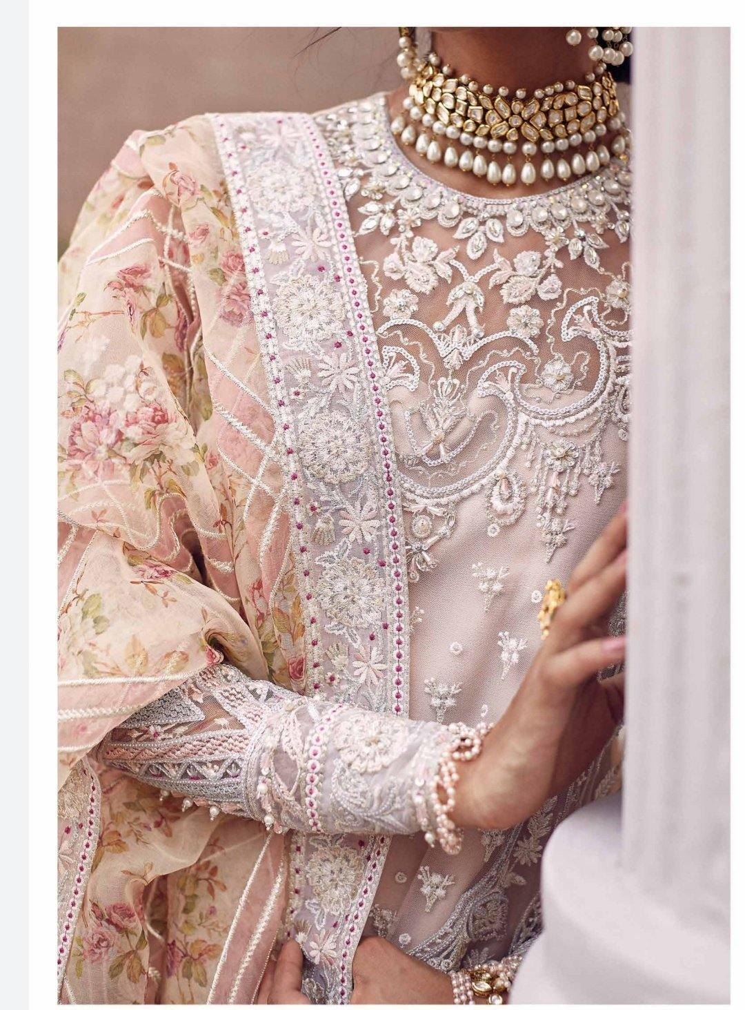 img_suffuse_freesia_luxury_wedding_edition_awwal_boutique