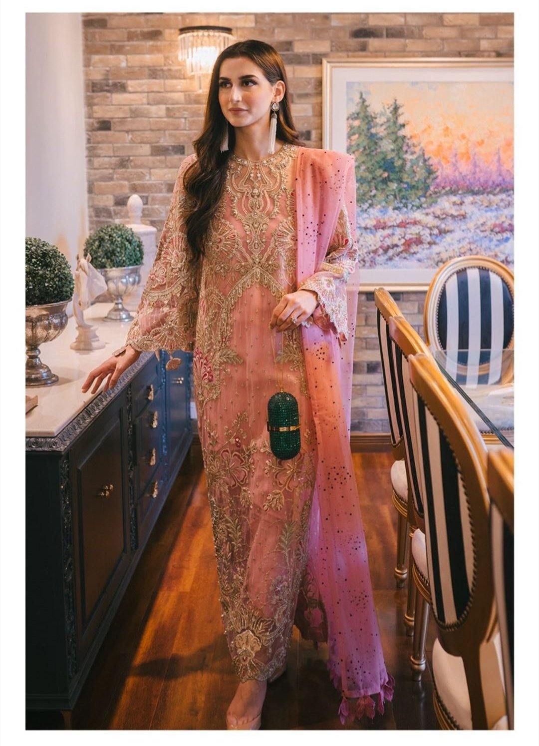 img_suffuse_freesia_luxury_wedding_edition_awwal_boutique