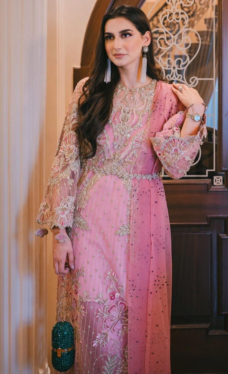 img_suffuse_freesia_luxury_wedding_edition_awwal_boutique