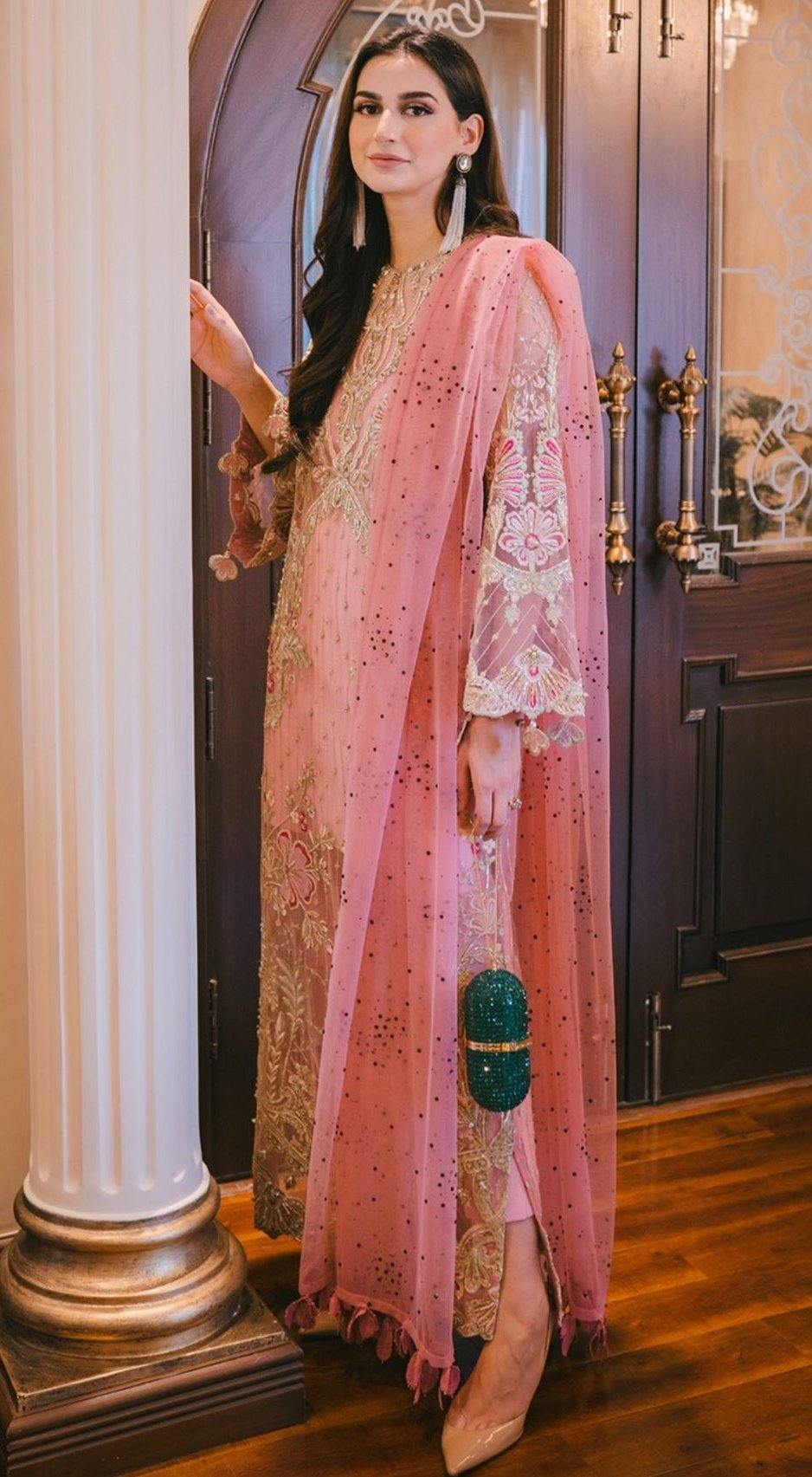 img_suffuse_freesia_luxury_wedding_edition_awwal_boutique